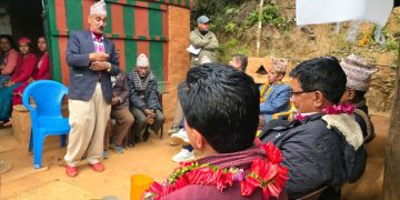 तस्बिर : आशा, खुशी र गुनासा पोख्दै मुसिकोट नगरपालिका-रङनामका कृष्ण गिरी ।